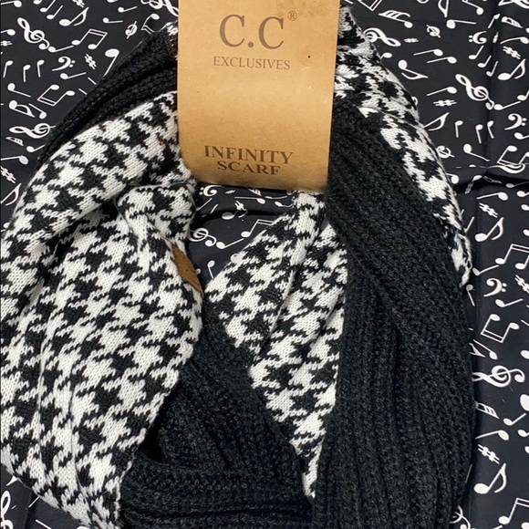 Scarf - Picture 4 of 8